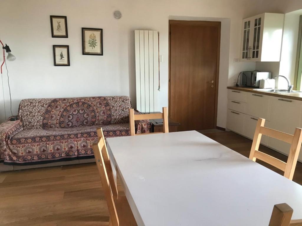 Appartamento La Camelia Ameno Quarto foto